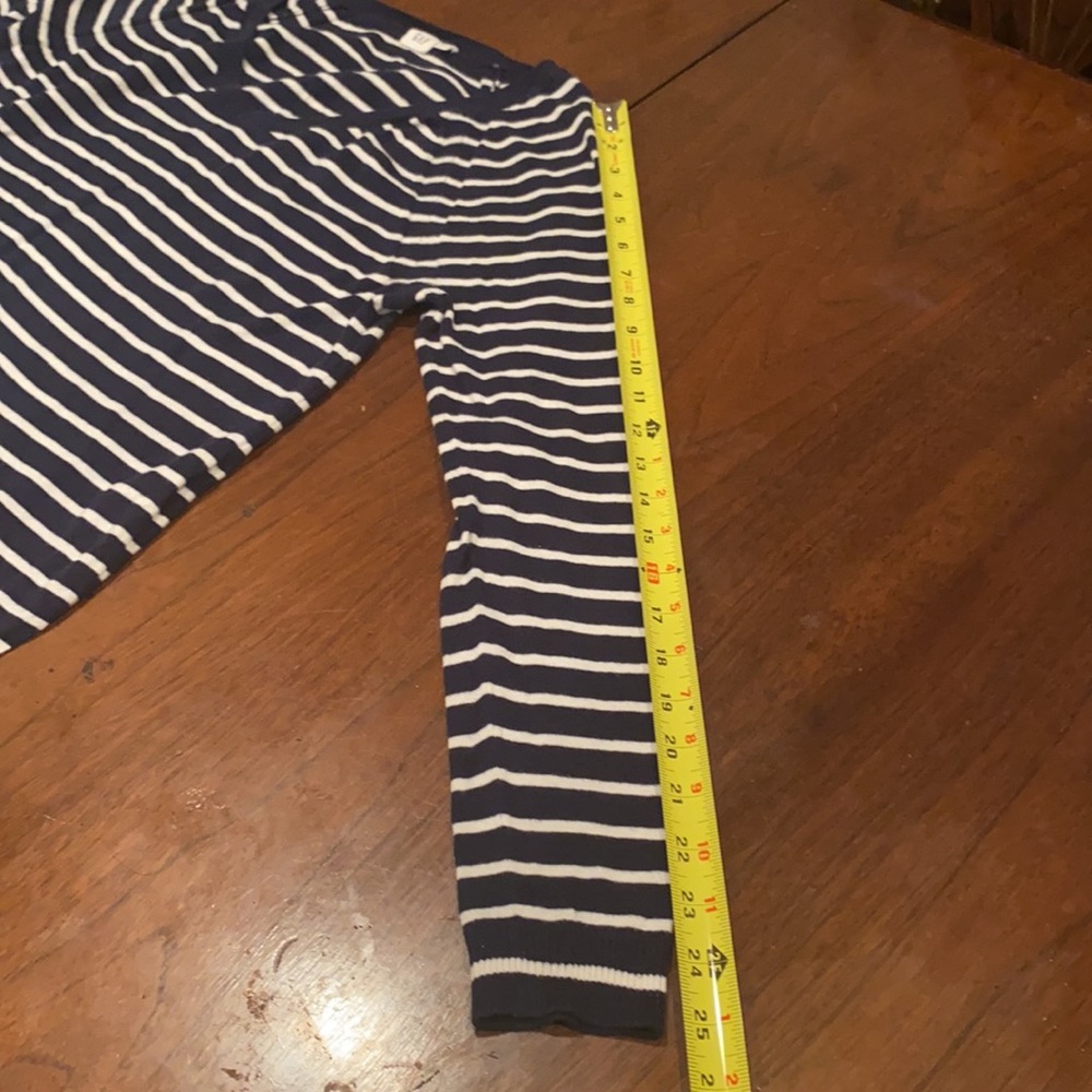 15:07 GAP Stripe Sweater (Thin/light weight) - Picture 12 of 12